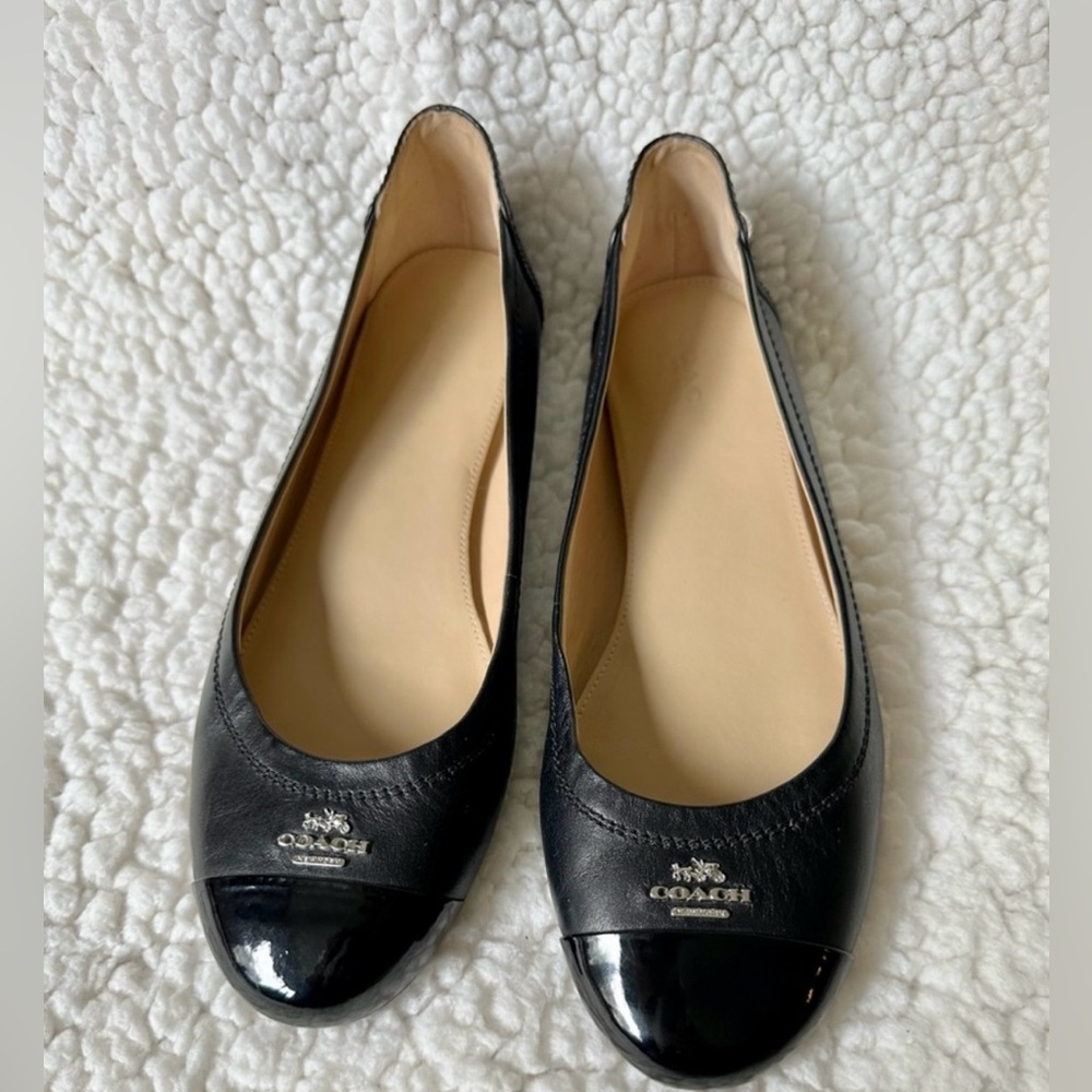 COACH Black Leather Chelsea Logo Cap Toe Ballet Flats Women’s size 7